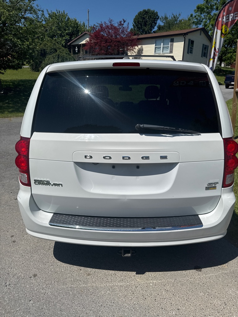 Additional photo of vehicle.