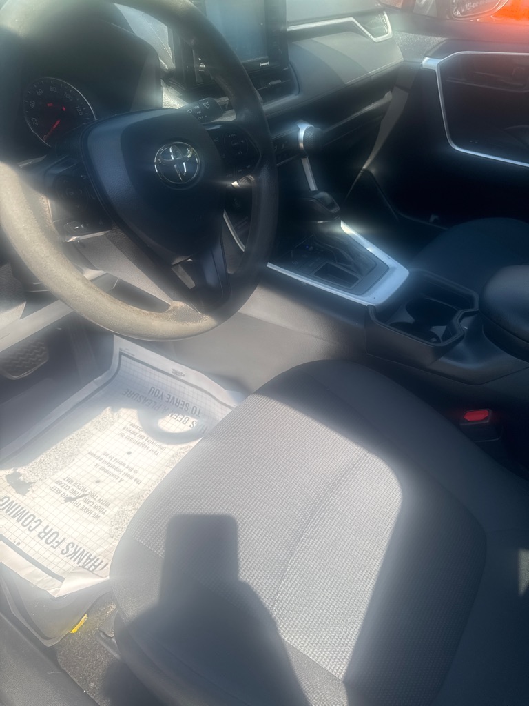 Additional photo of vehicle.