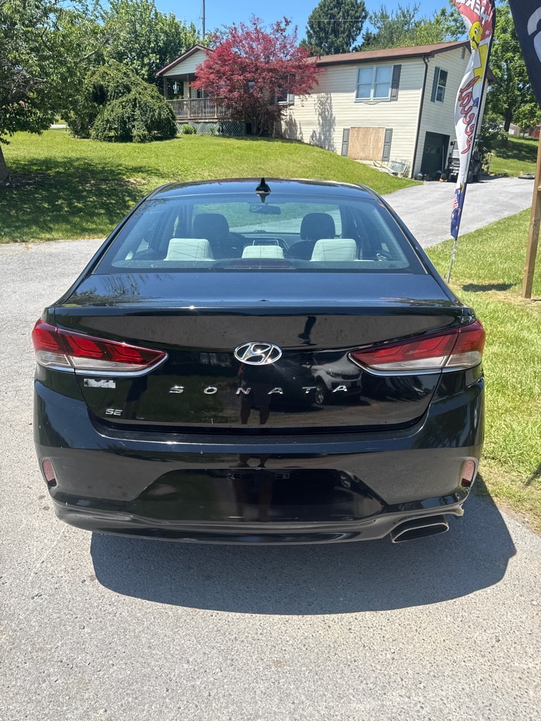 Additional photo of vehicle.