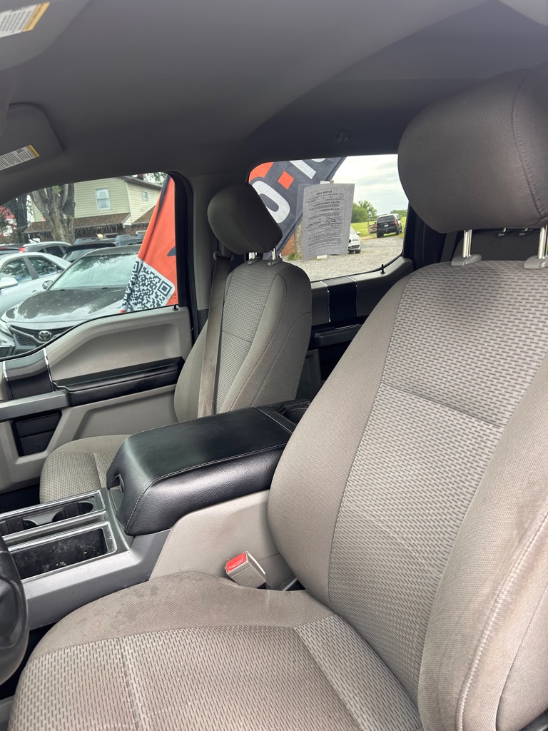Additional photo of vehicle.