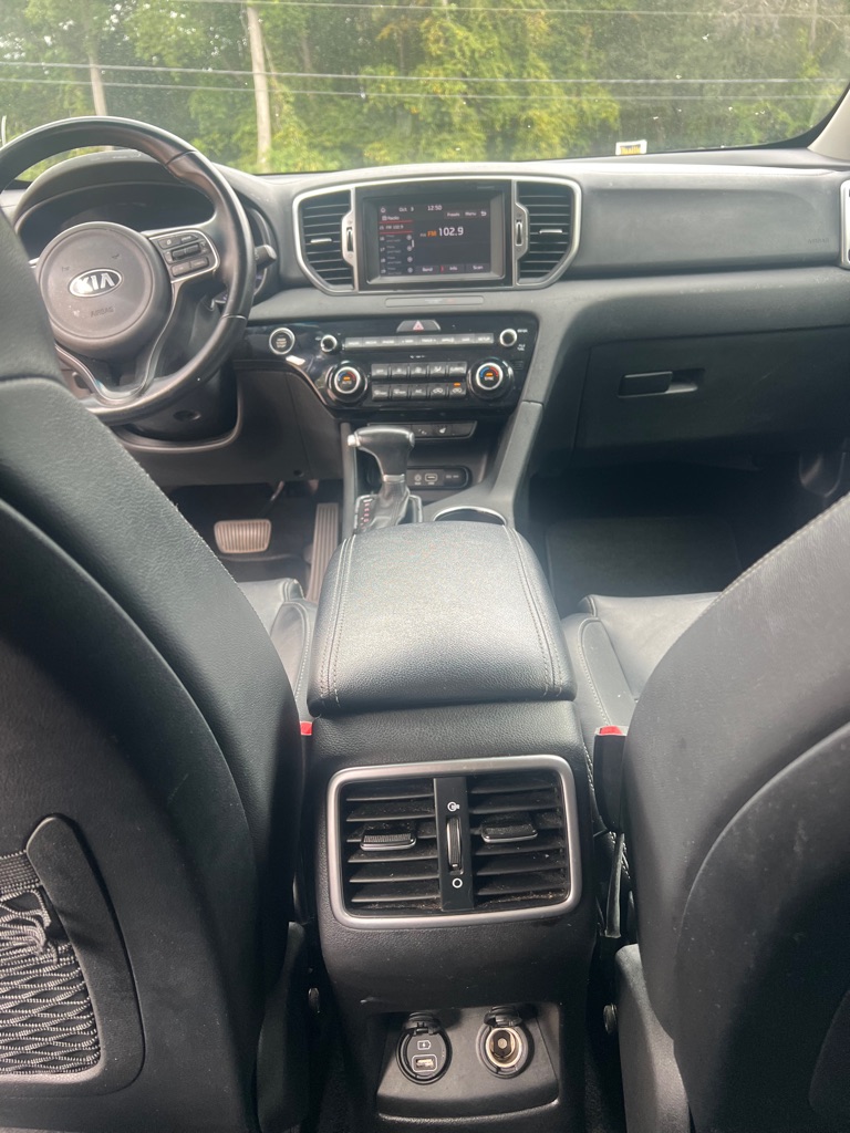 Photo 10 of this KIA SPORTAGE