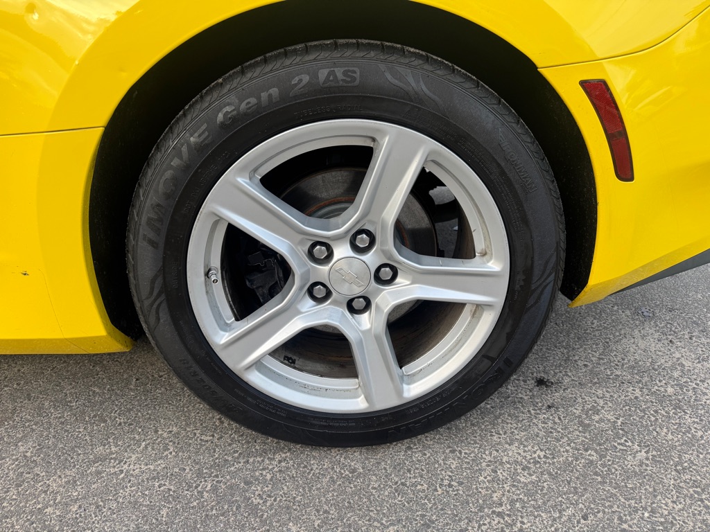Photo 12 of this CHEVROLET CAMARO