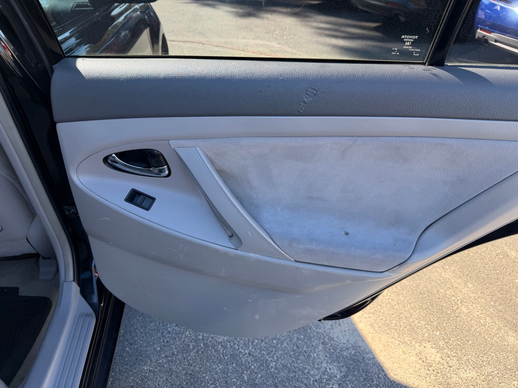 Photo 13 of this TOYOTA CAMRY