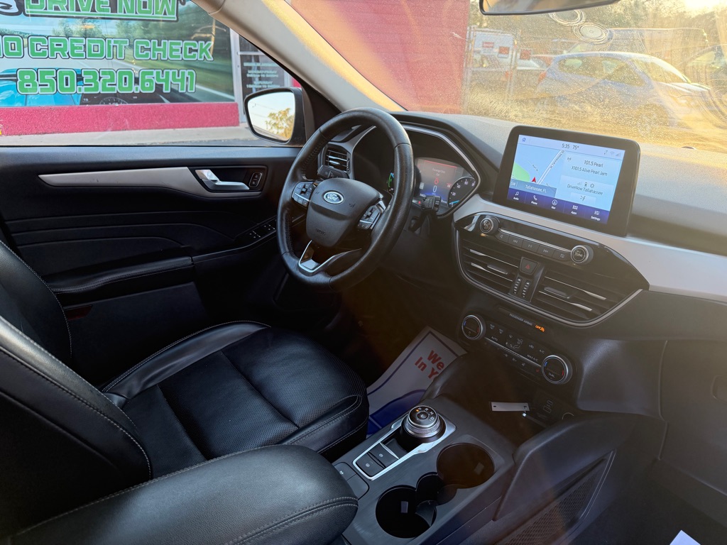 Photo 27 of this FORD ESCAPE