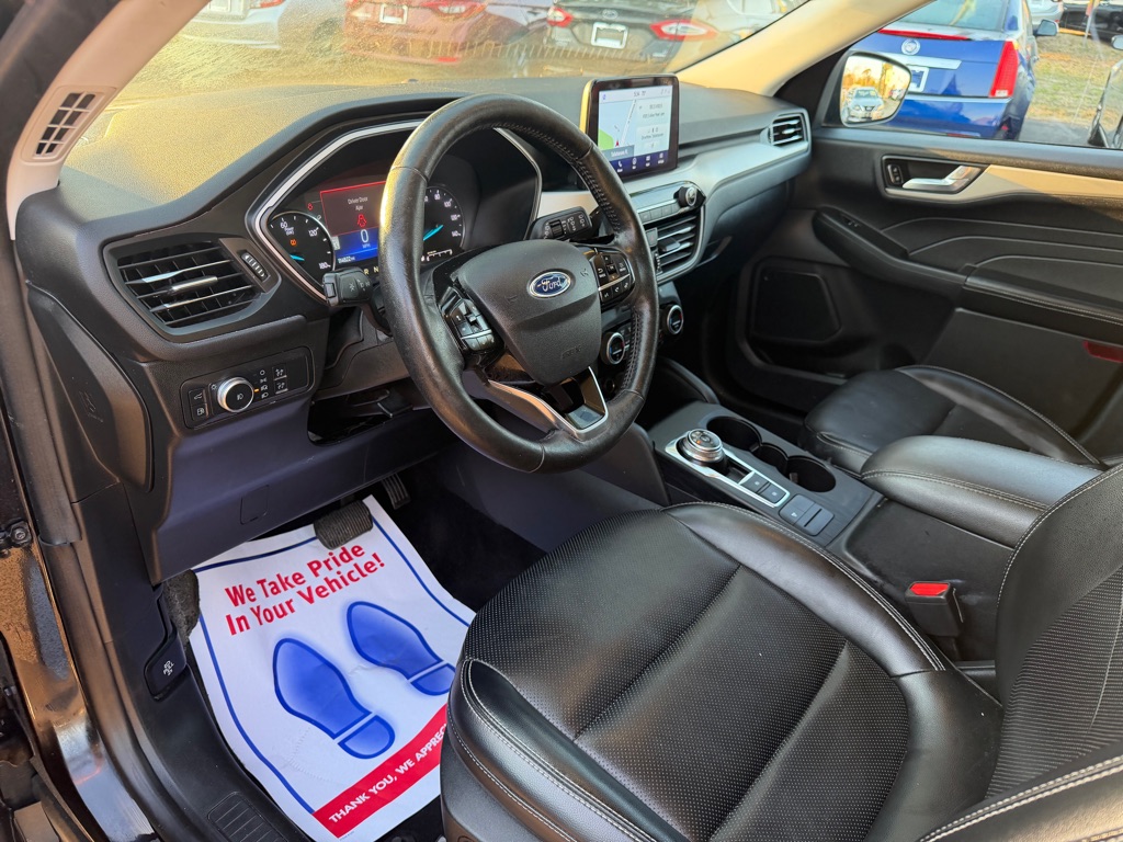 Photo 16 of this FORD ESCAPE