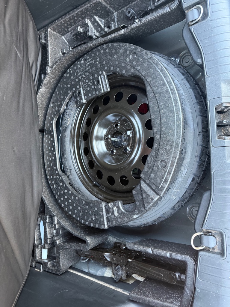 Photo 21 of this FORD ESCAPE