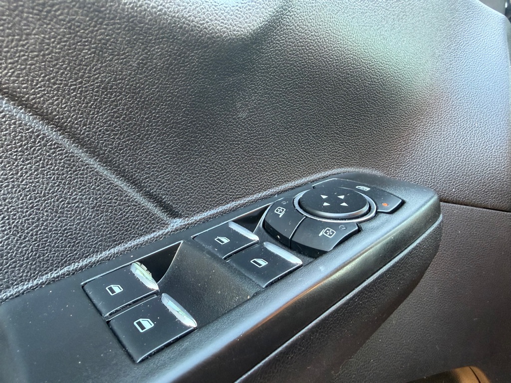 Photo 30 of this FORD ESCAPE