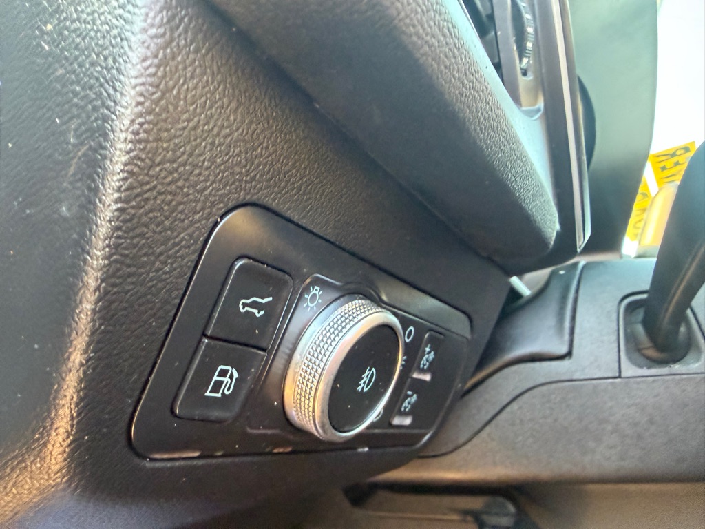 Photo 31 of this FORD ESCAPE