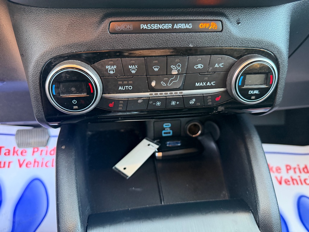 Photo 34 of this FORD ESCAPE