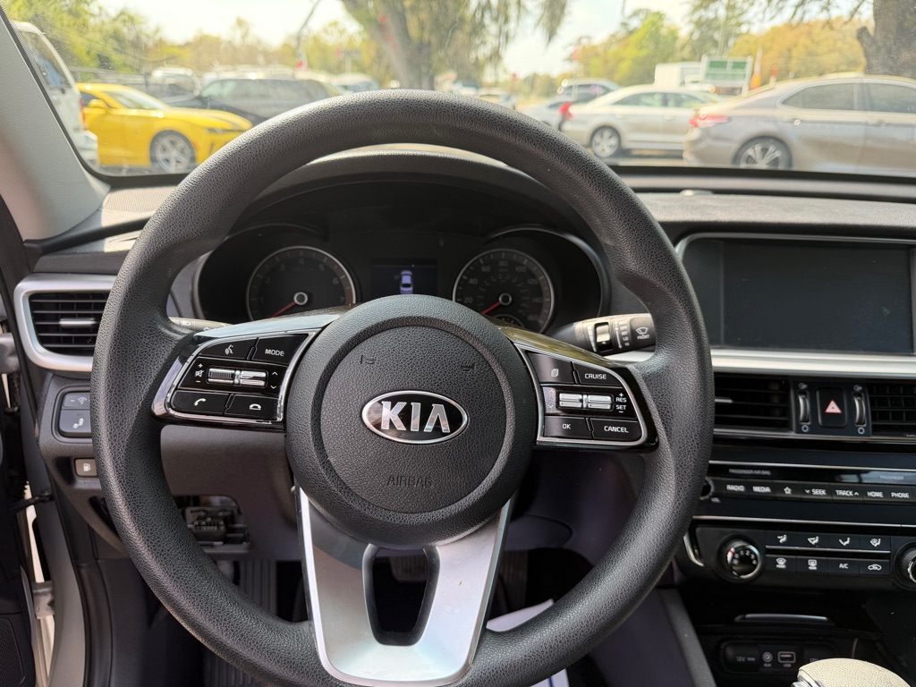 Photo 17 of this KIA OPTIMA