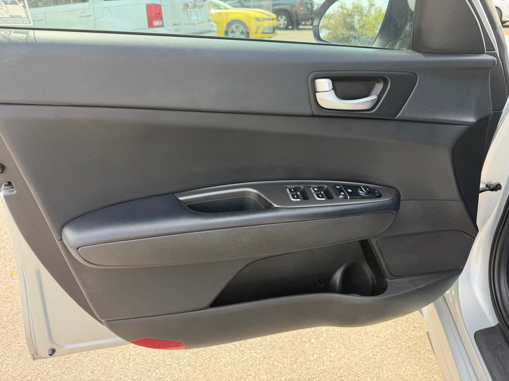 Photo 9 of this KIA OPTIMA
