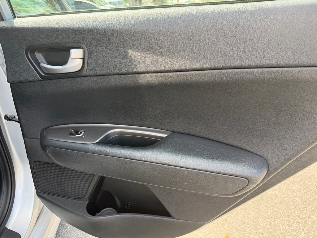 Photo 13 of this KIA OPTIMA