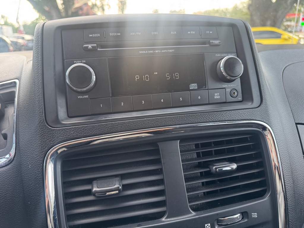 Photo 24 of this DODGE GRAND CARAVAN