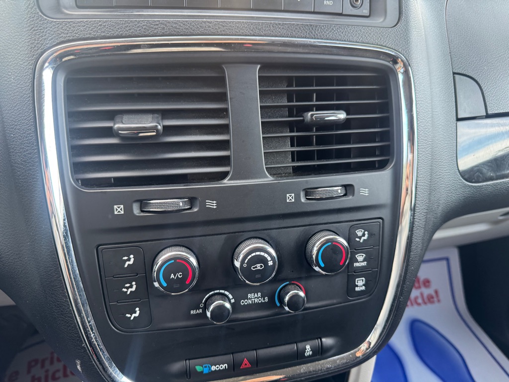 Photo 25 of this DODGE GRAND CARAVAN