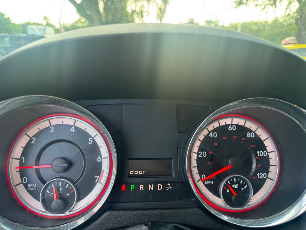 Photo 32 of this DODGE GRAND CARAVAN