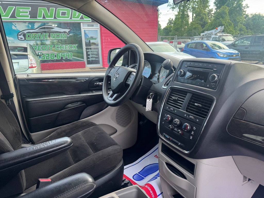 Photo 23 of this DODGE GRAND CARAVAN
