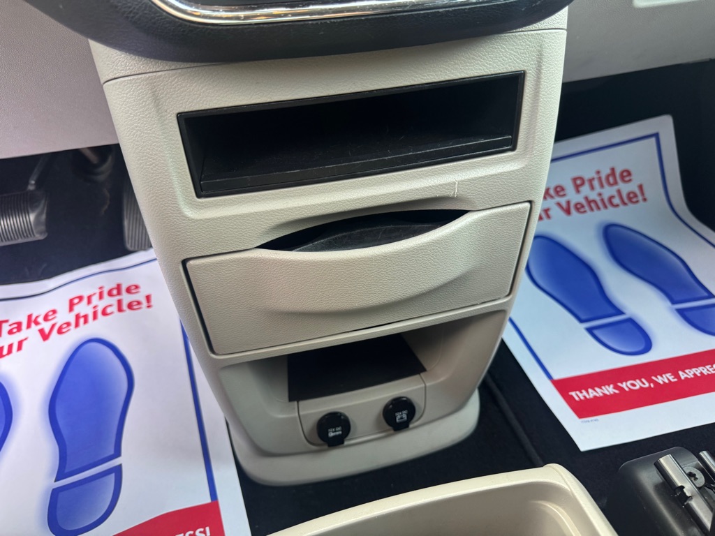 Photo 26 of this DODGE GRAND CARAVAN