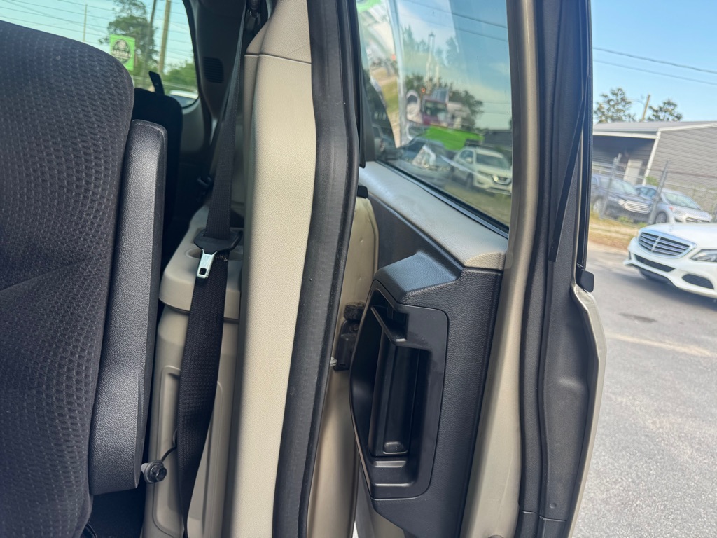 Photo 13 of this DODGE GRAND CARAVAN