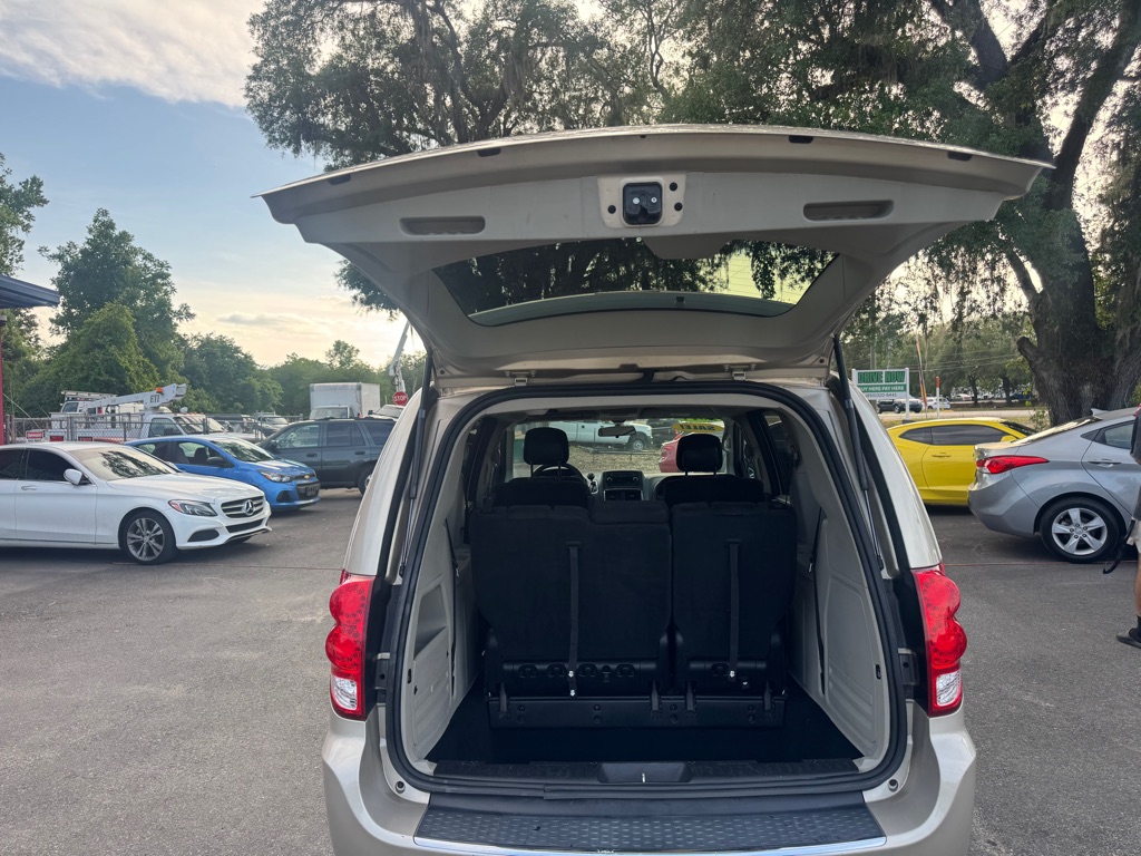 Photo 15 of this DODGE GRAND CARAVAN