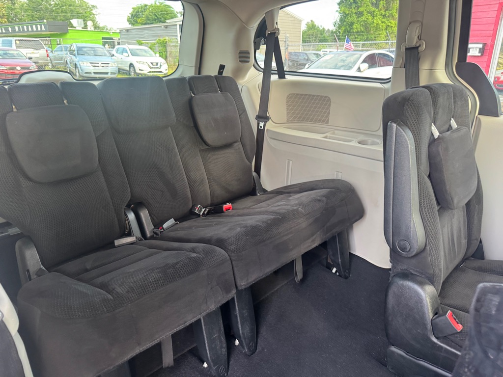 Photo 18 of this DODGE GRAND CARAVAN