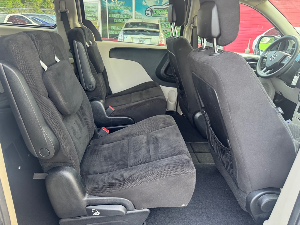 Photo 17 of this DODGE GRAND CARAVAN