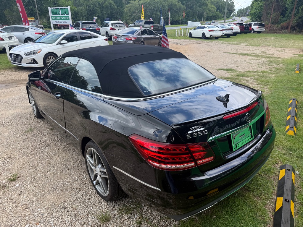 Photo 11 of this MERCEDES-BENZ E-CLASS