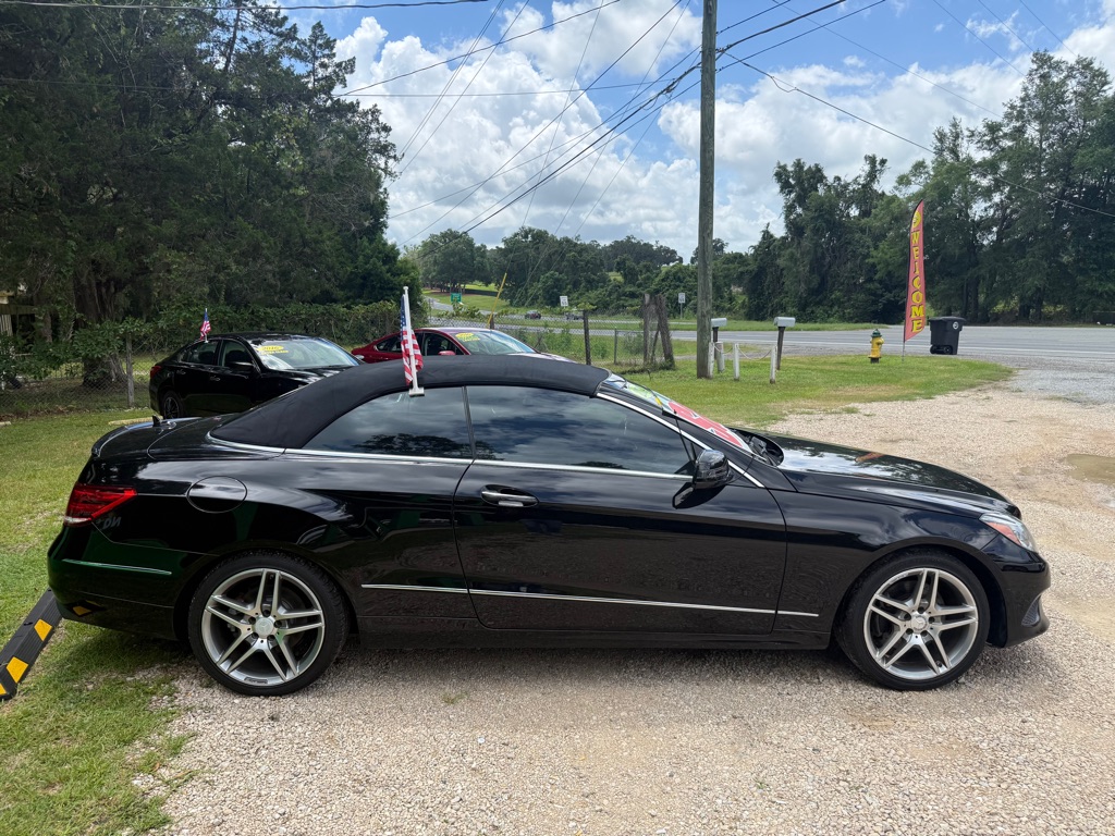 Photo 4 of this MERCEDES-BENZ E-CLASS
