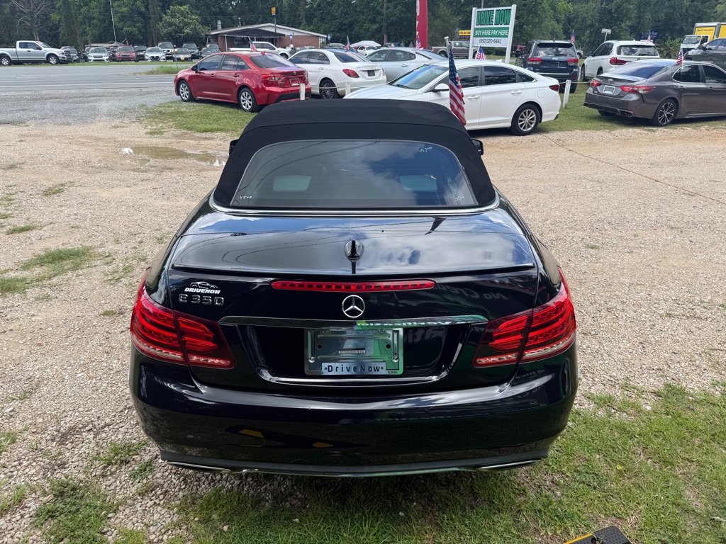 Photo 7 of this MERCEDES-BENZ E-CLASS