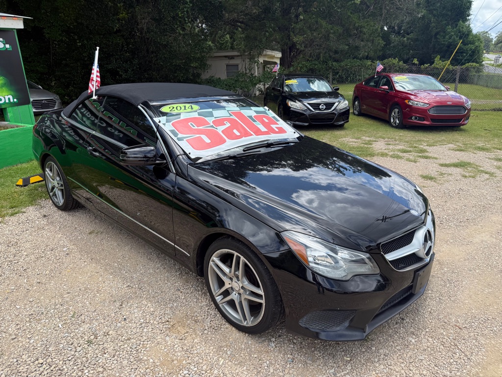 Photo 3 of this MERCEDES-BENZ E-CLASS