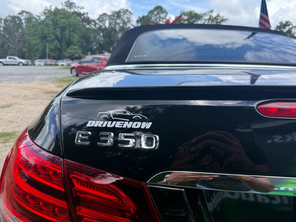 Photo 9 of this MERCEDES-BENZ E-CLASS