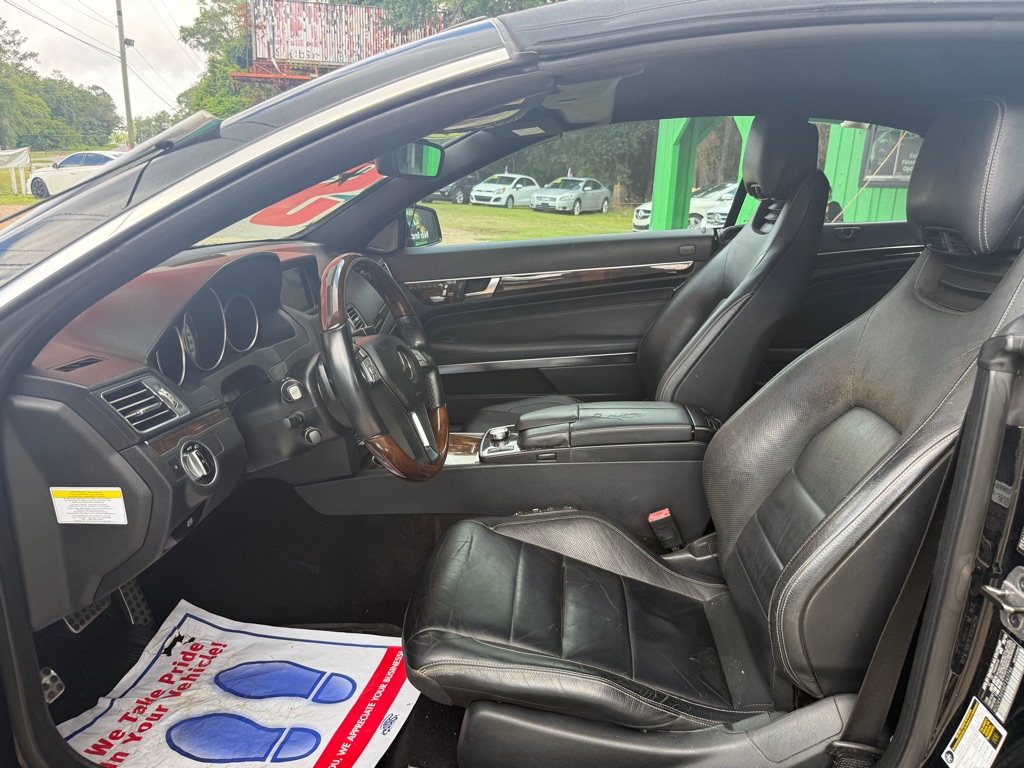 Photo 17 of this MERCEDES-BENZ E-CLASS