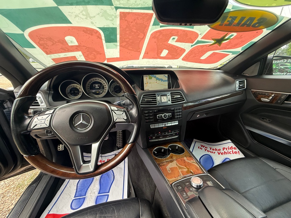 Photo 22 of this MERCEDES-BENZ E-CLASS