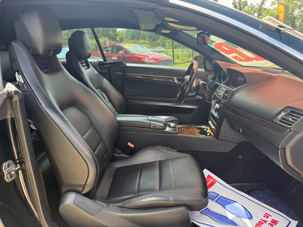 Photo 28 of this MERCEDES-BENZ E-CLASS