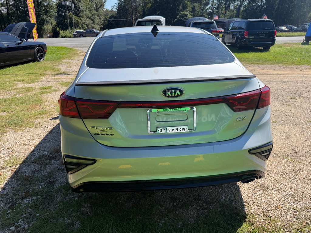 Photo 4 of this KIA FORTE