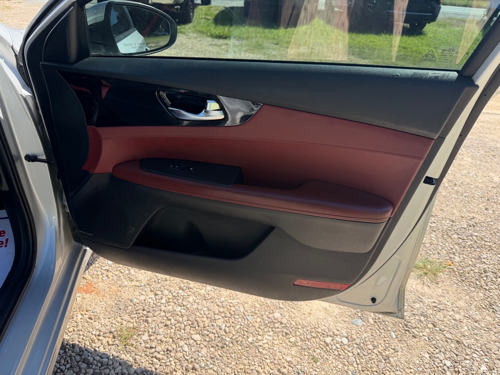 Photo 16 of this KIA FORTE