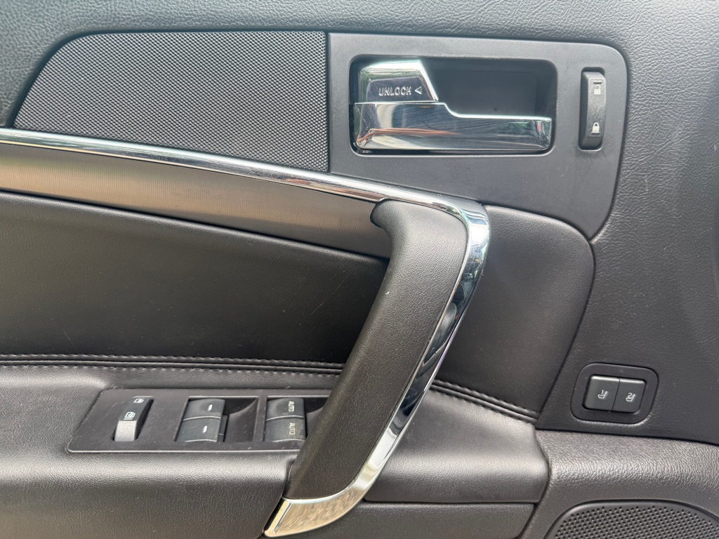 Photo 16 of this LINCOLN MKZ