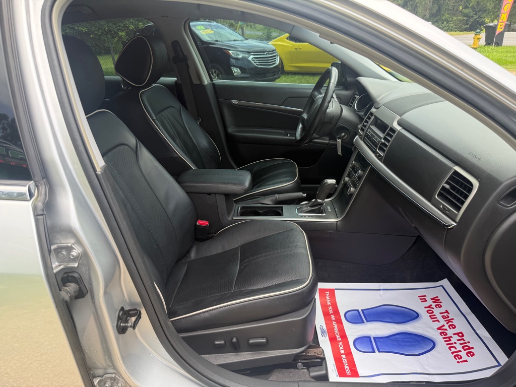 Photo 28 of this LINCOLN MKZ