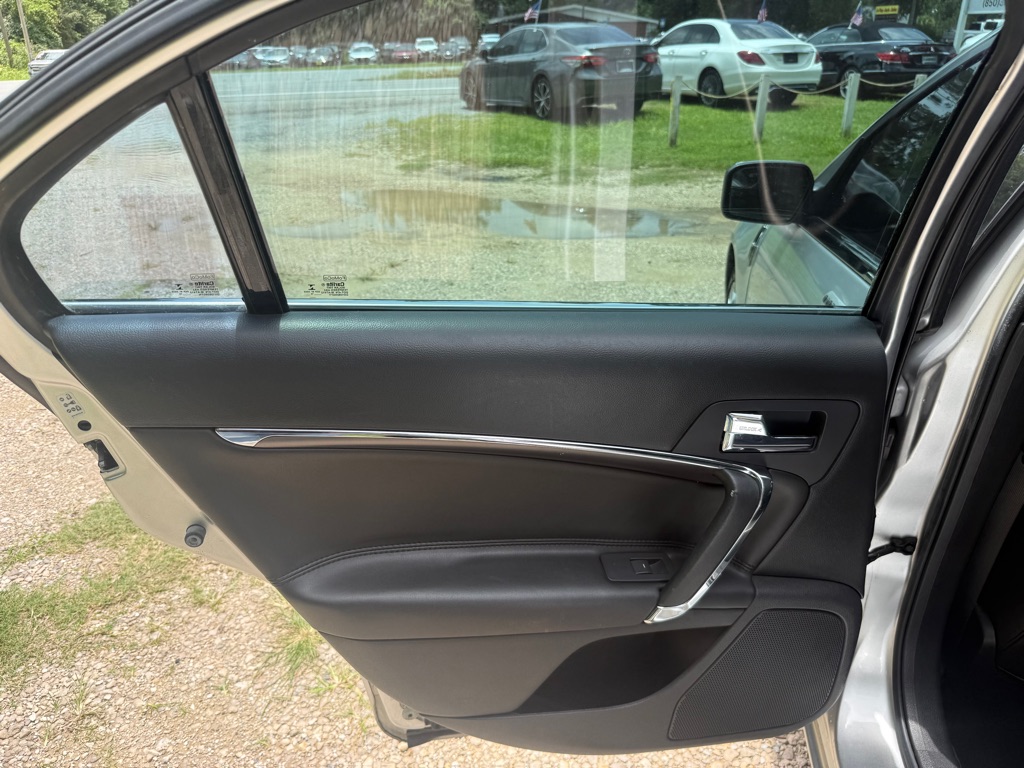 Photo 34 of this LINCOLN MKZ