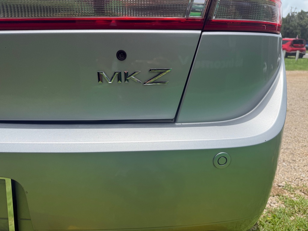 Photo 8 of this LINCOLN MKZ