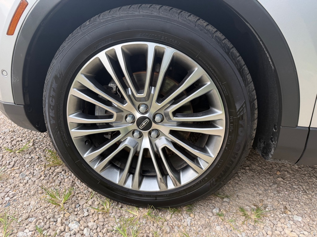 Photo 8 of this LINCOLN MKX