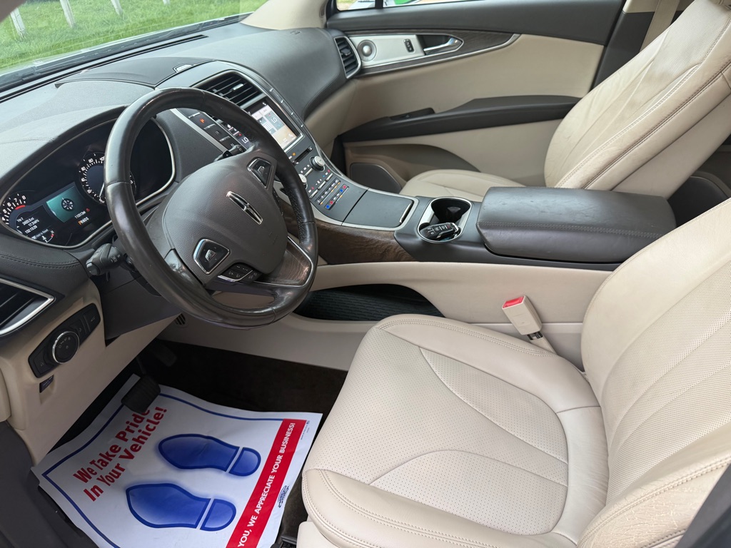 Photo 15 of this LINCOLN MKX