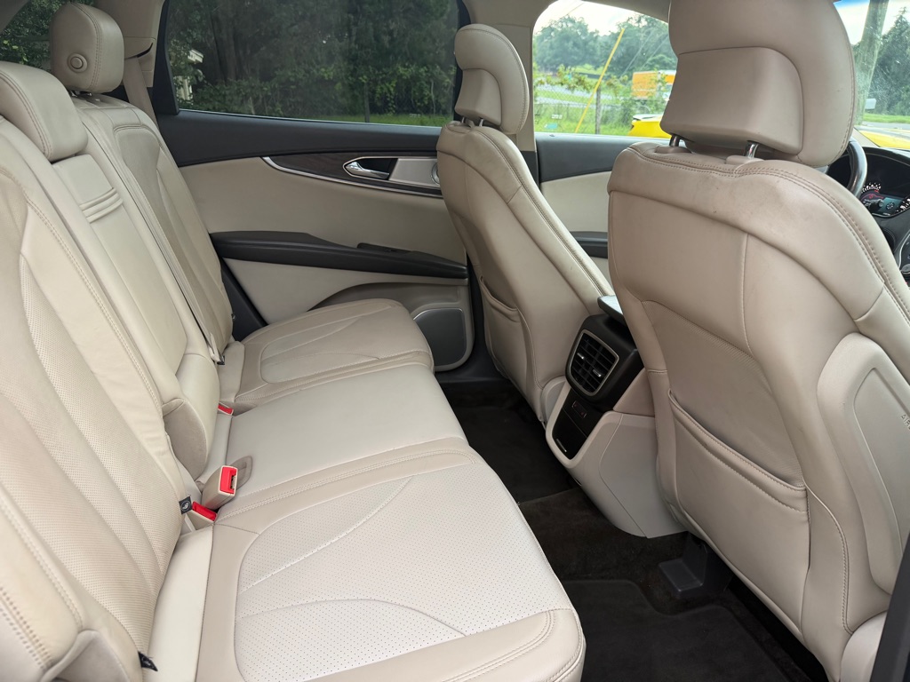 Photo 24 of this LINCOLN MKX