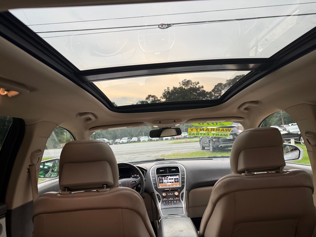 Photo 31 of this LINCOLN MKX