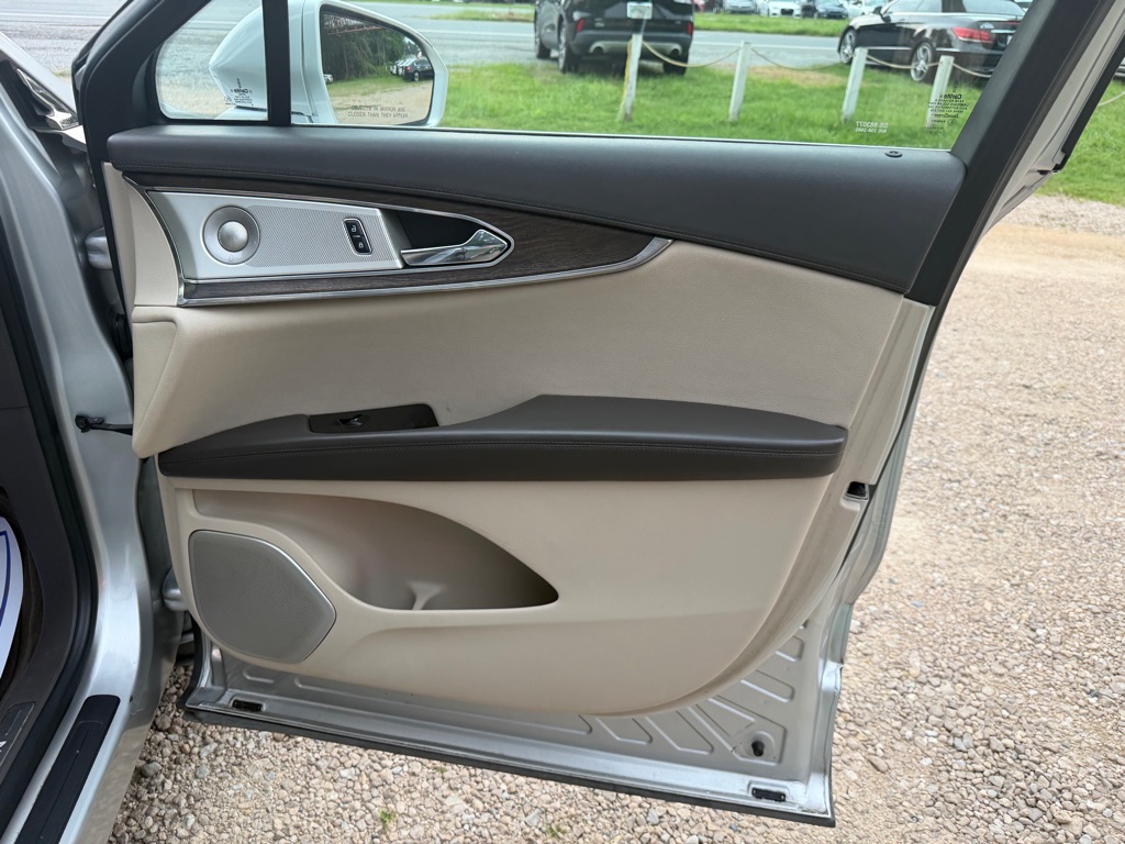 Photo 25 of this LINCOLN MKX