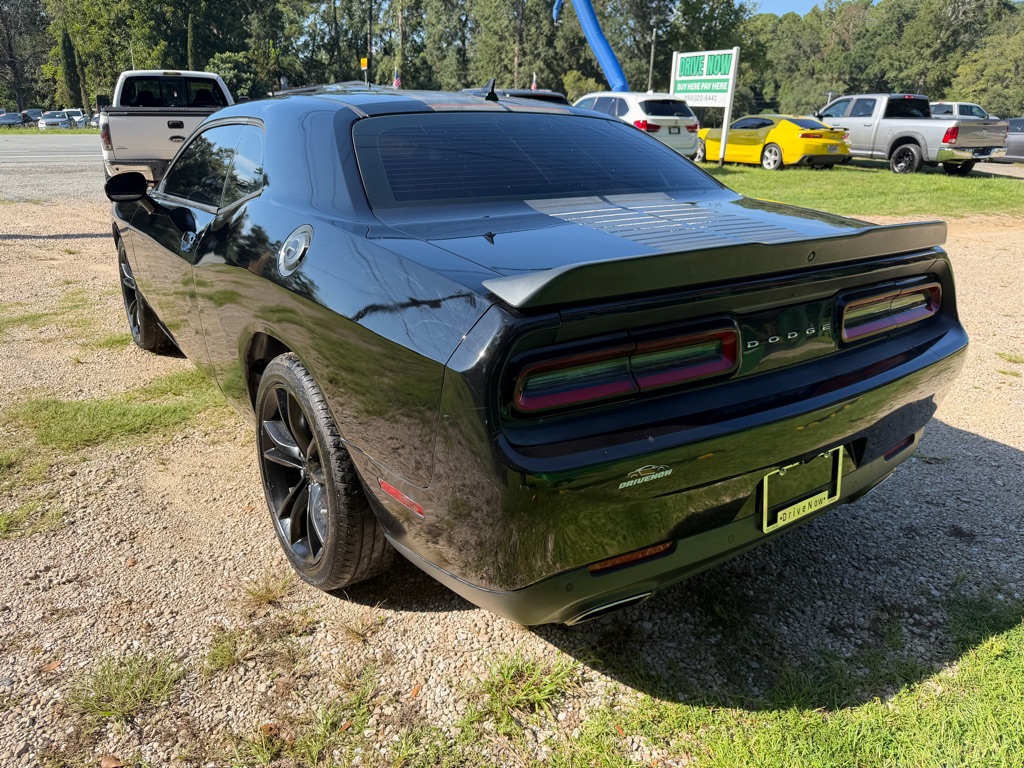 Photo 3 of this DODGE CHALLENGER