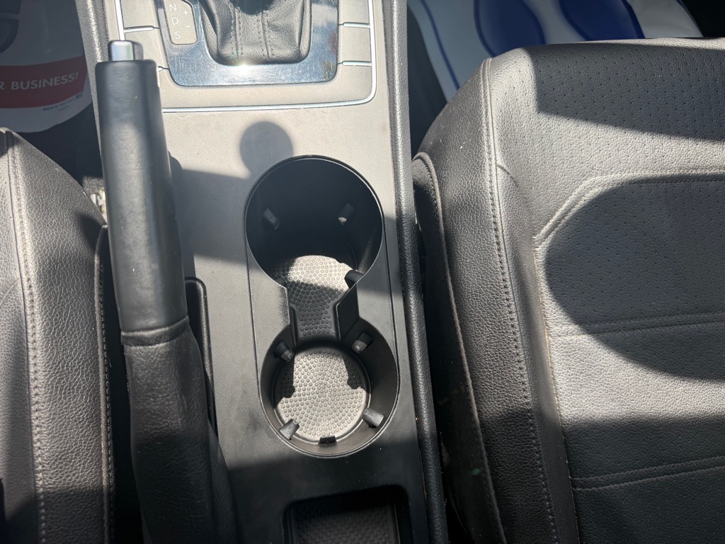 Photo 19 of this VOLKSWAGEN PASSAT