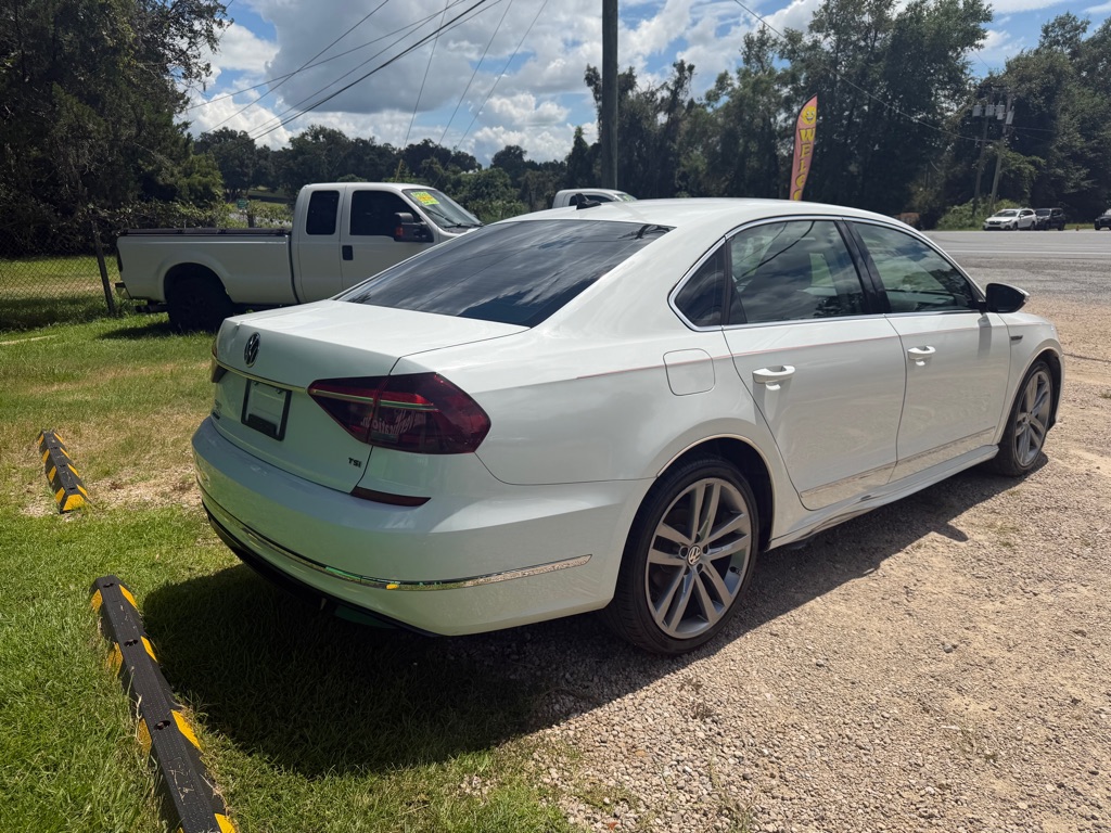 Photo 4 of this VOLKSWAGEN PASSAT