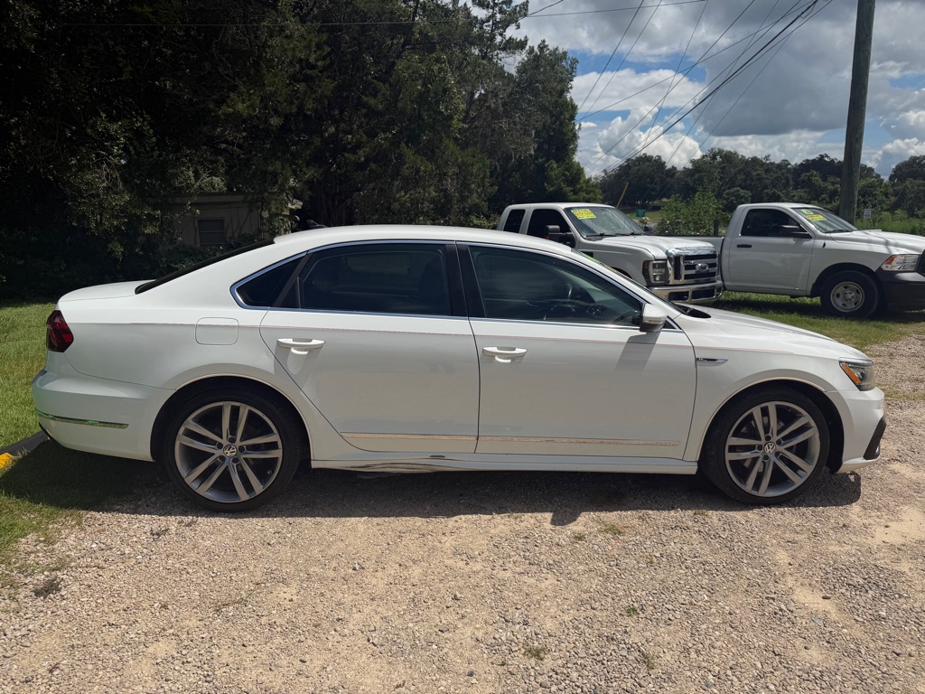 Photo 5 of this VOLKSWAGEN PASSAT