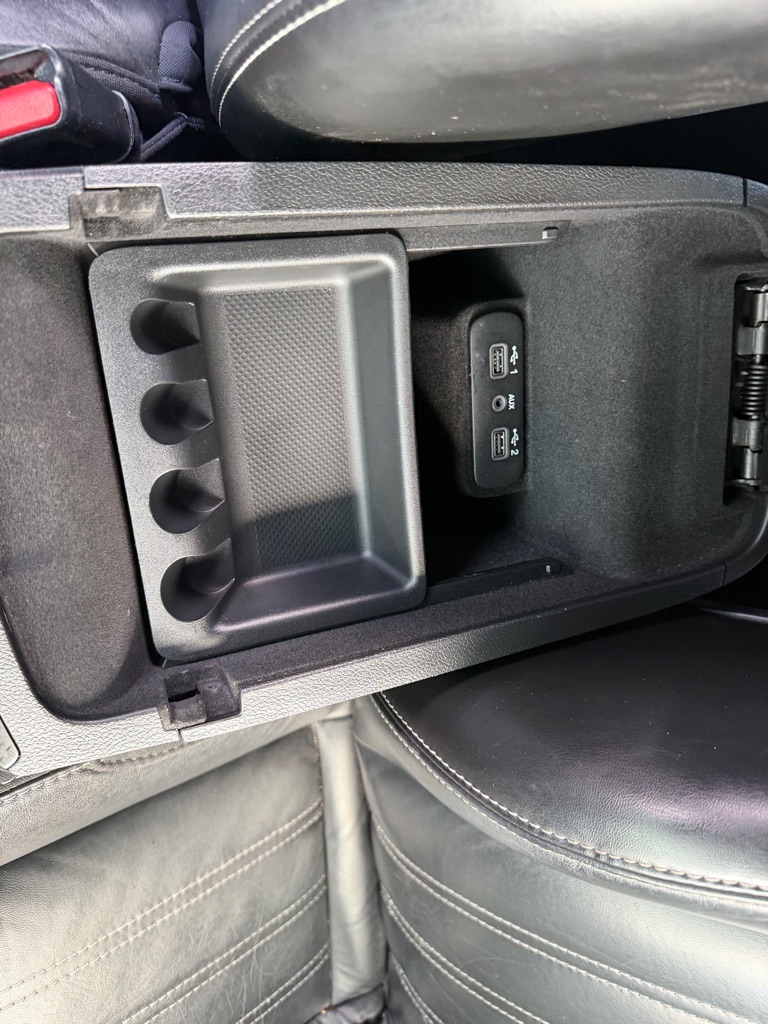 Photo 27 of this CHRYSLER 300
