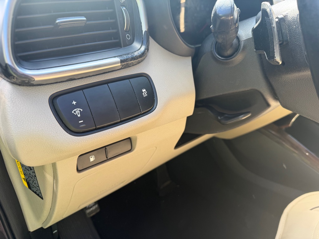 Photo 23 of this KIA SORENTO
